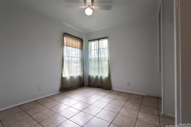 5434 PLUMTREE DR, San Antonio, TX 78242