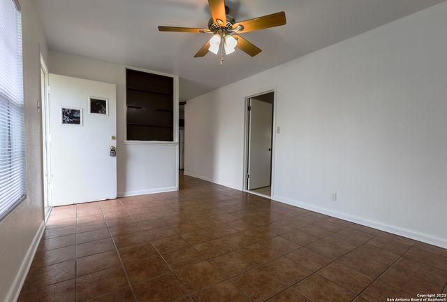 5434 PLUMTREE DR, San Antonio, TX 78242