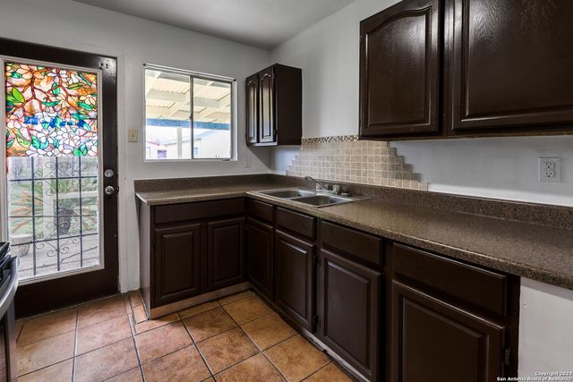 5434 PLUMTREE DR, San Antonio, TX 78242