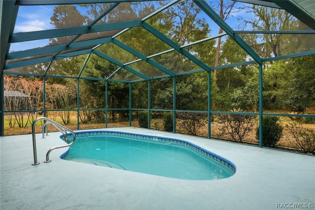 21 Sweetgum Court S, Homosassa, FL 34446