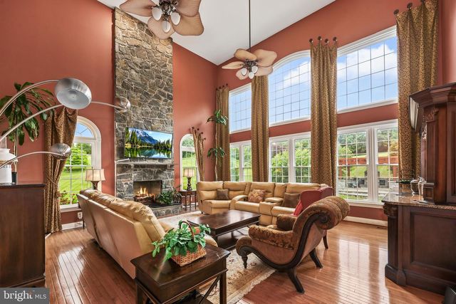 40890 BEECHNUT RD, Leesburg, VA 20175