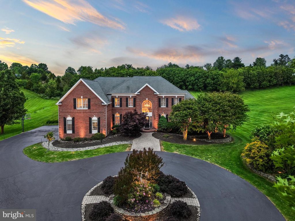 40890 BEECHNUT RD, Leesburg, VA 20175