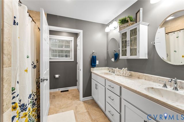 200 Fort St, West Point, VA 23181