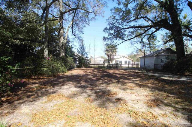 3102 E De Soto St, Pensacola, FL 32503