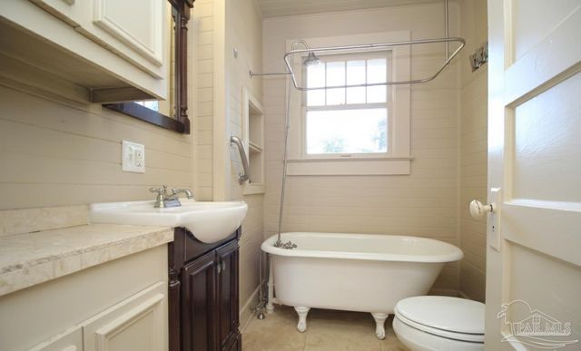 3102 E De Soto St, Pensacola, FL 32503