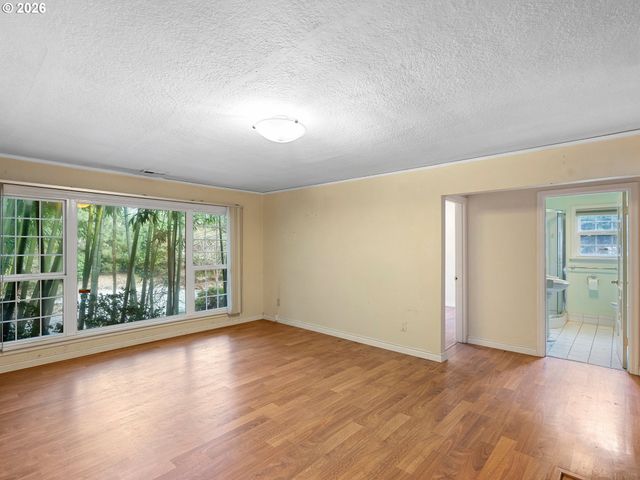 13635 Sw HALL Blvd, Portland, OR 97223