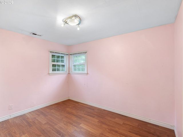 13635 Sw HALL Blvd, Portland, OR 97223