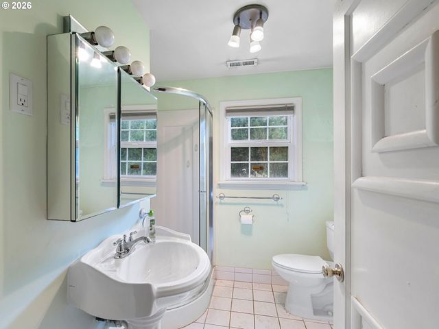 13635 Sw HALL Blvd, Portland, OR 97223