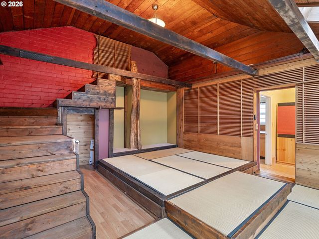 13635 Sw HALL Blvd, Portland, OR 97223