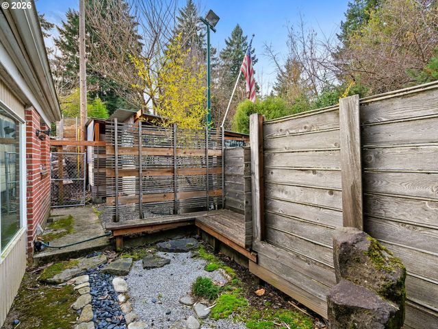 13635 Sw HALL Blvd, Portland, OR 97223