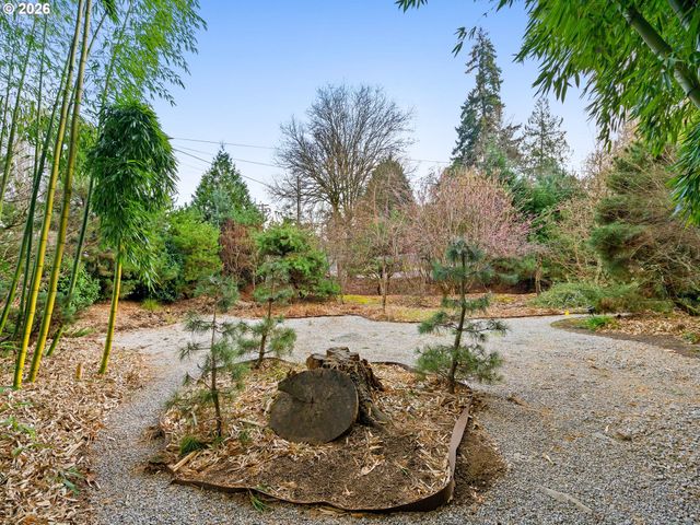 13635 Sw HALL Blvd, Portland, OR 97223