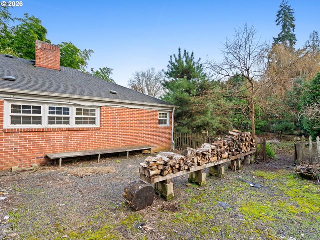 13635 Sw HALL Blvd, Portland, OR 97223