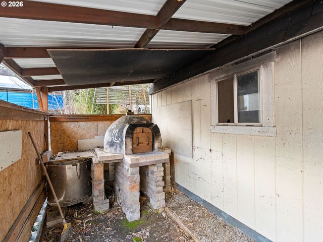 13635 Sw HALL Blvd, Portland, OR 97223