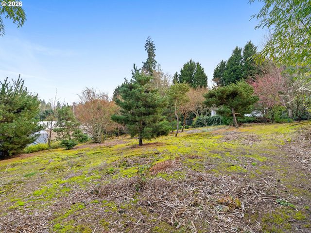 13635 Sw HALL Blvd, Portland, OR 97223