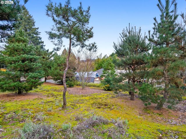 13635 Sw HALL Blvd, Portland, OR 97223