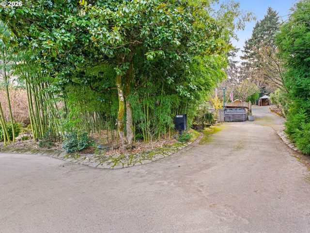 13635 Sw HALL Blvd, Portland, OR 97223