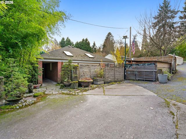 13635 Sw HALL Blvd, Portland, OR 97223