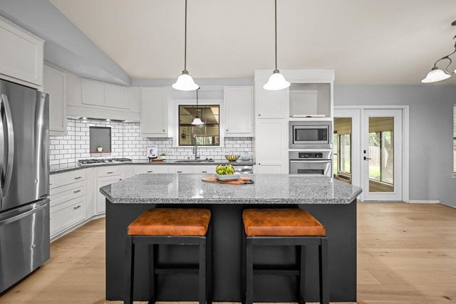 6713 Colina LN, Austin, TX 78759