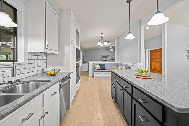 6713 Colina LN, Austin, TX 78759