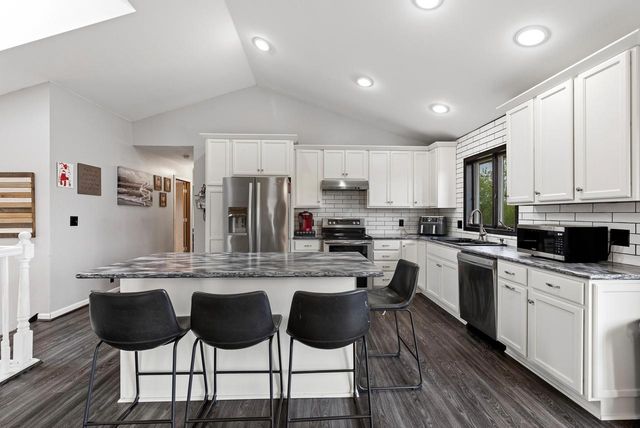 210 Dream Catcher DRIVE, Kewaskum, WI 53040