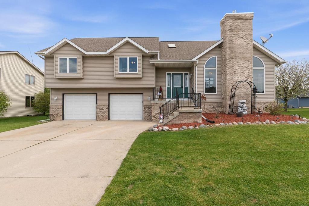 210 Dream Catcher DRIVE, Kewaskum, WI 53040