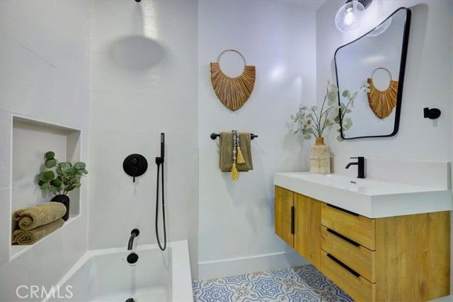 3738 Gondar, Long Beach, CA 90808