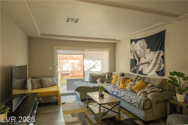 8525 Silver Coast Street, Las Vegas, NV 89139