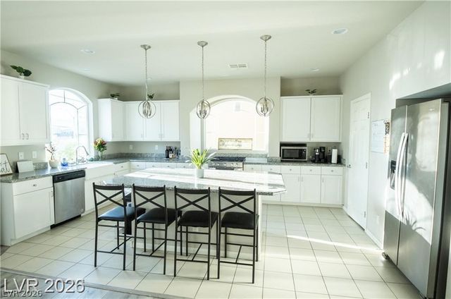 8525 Silver Coast Street, Las Vegas, NV 89139