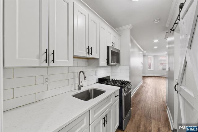 3027 John F Kennedy Boulevard 2, Jersey City, NJ 07306