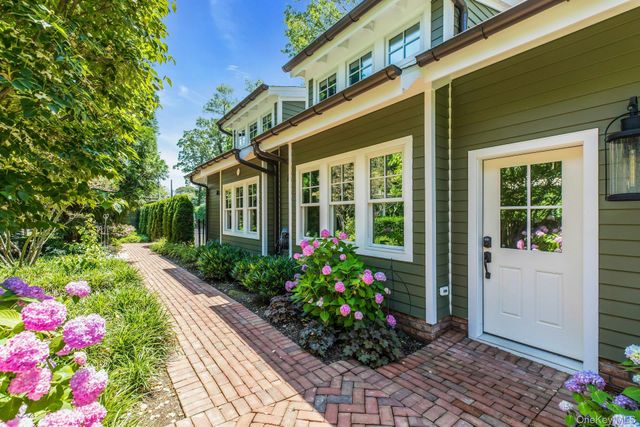 120 Cambon Avenue, Saint James, NY 11780