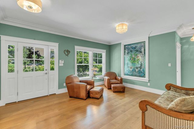 120 Cambon Avenue, Saint James, NY 11780