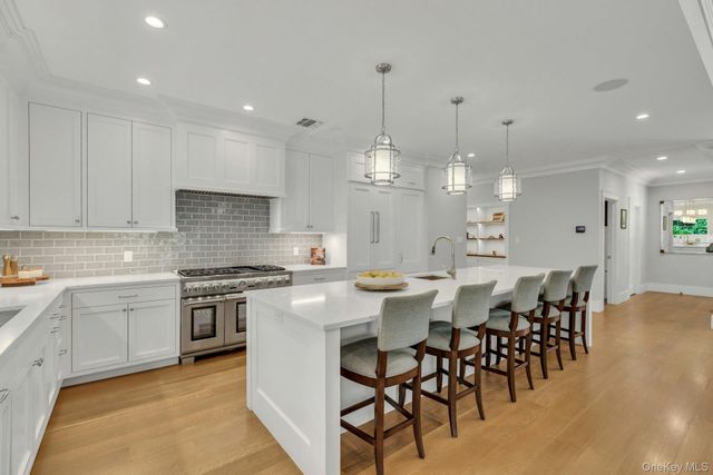 120 Cambon Avenue, Saint James, NY 11780