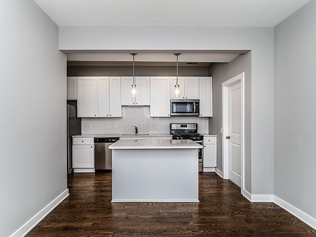 2246 S Whipple Street 3R, Chicago, IL 60623