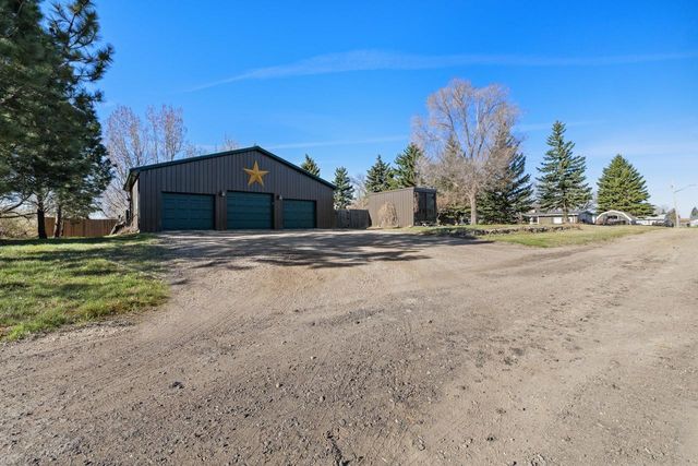 413 13th Ave. NE, Minot, ND 58703