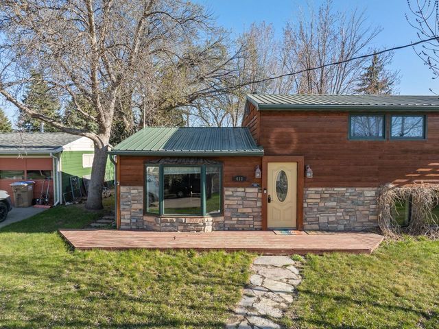 413 13th Ave. NE, Minot, ND 58703
