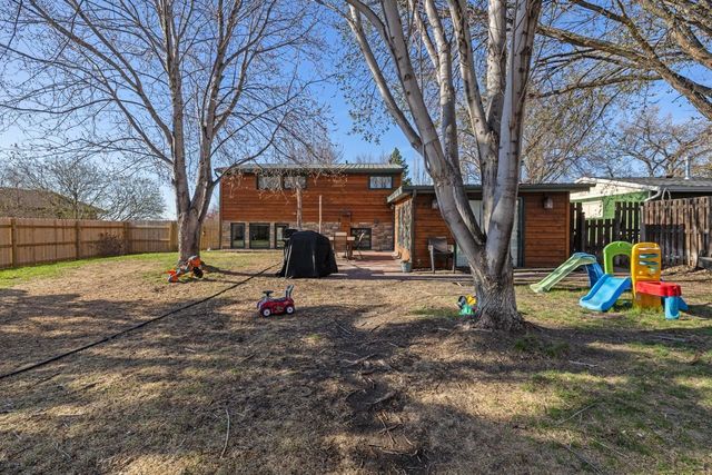 413 13th Ave. NE, Minot, ND 58703