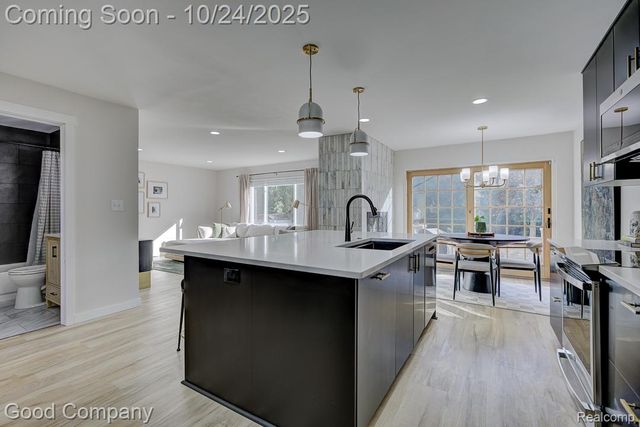 2991 Lanergan Drive, Troy, MI 48084