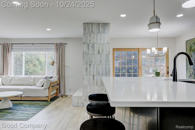 2991 Lanergan Drive, Troy, MI 48084