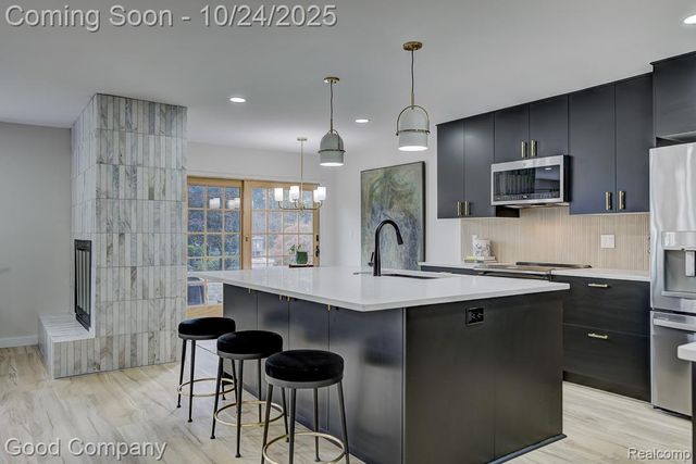 2991 Lanergan Drive, Troy, MI 48084