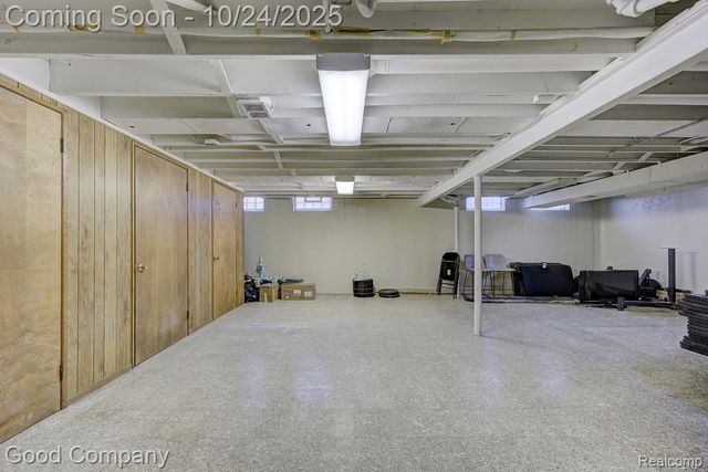 2991 Lanergan Drive, Troy, MI 48084