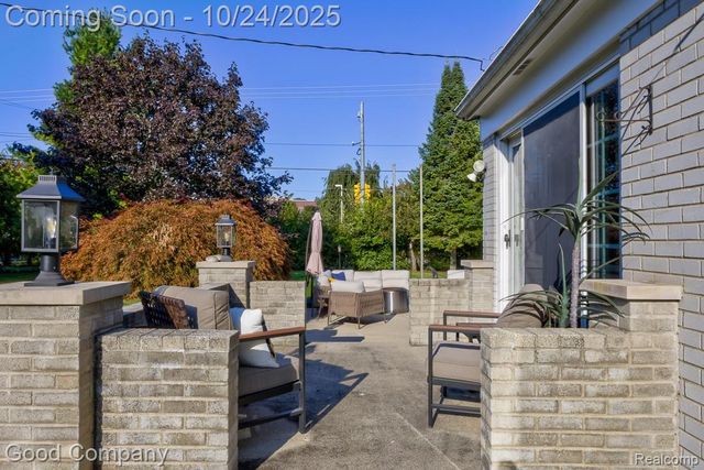 2991 Lanergan Drive, Troy, MI 48084