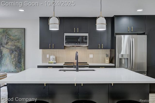 2991 Lanergan Drive, Troy, MI 48084