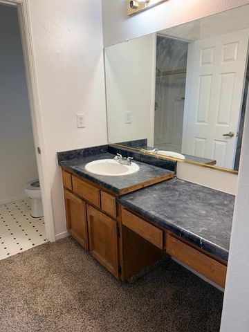 718 Gamay Avenue, Madera, CA 93637