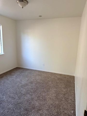 718 Gamay Avenue, Madera, CA 93637
