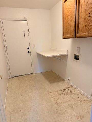 718 Gamay Avenue, Madera, CA 93637