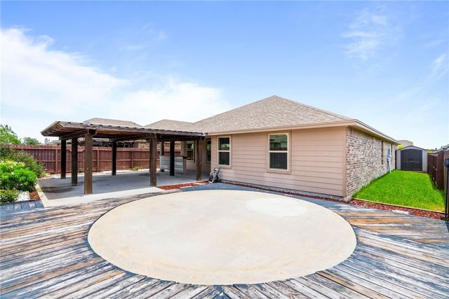 7825 Salais Dr, Corpus Christi, TX 78414