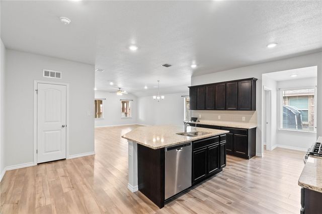 7825 Salais Dr, Corpus Christi, TX 78414