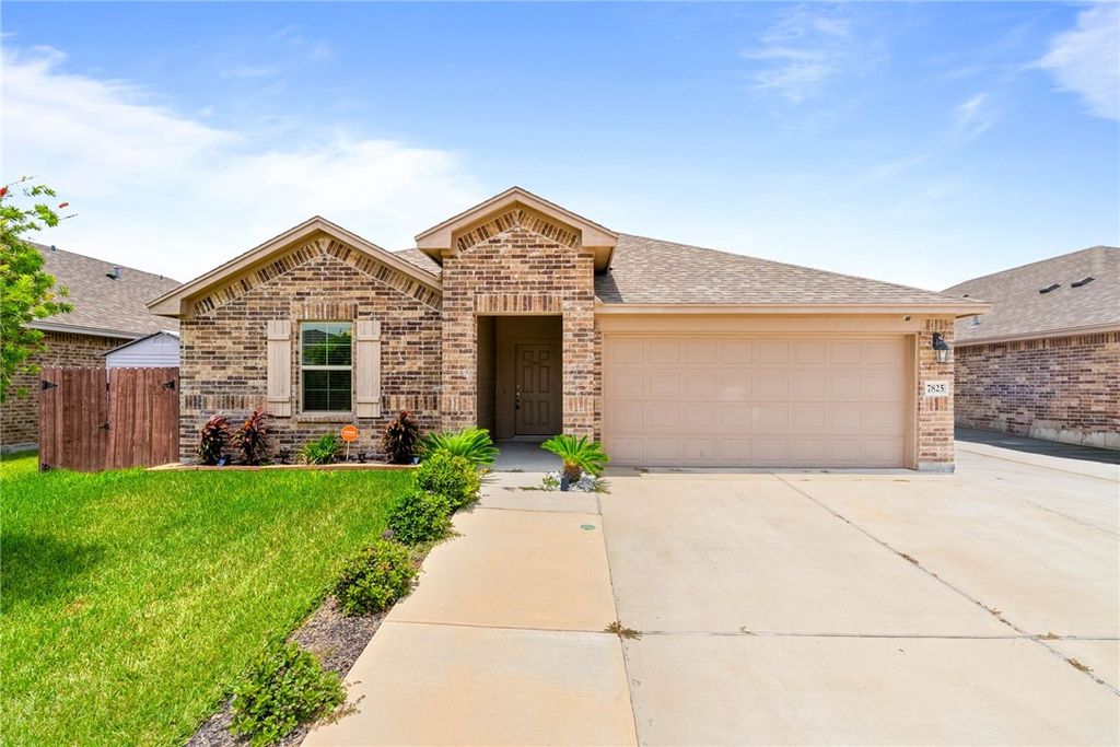 7825 Salais Dr, Corpus Christi, TX 78414
