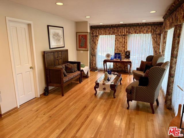 5429 Corbin Avenue, Los Angeles, CA 91356