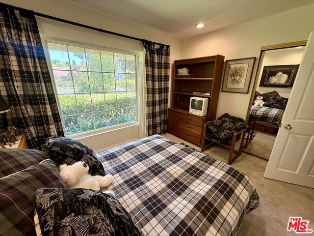 5429 Corbin Avenue, Los Angeles, CA 91356